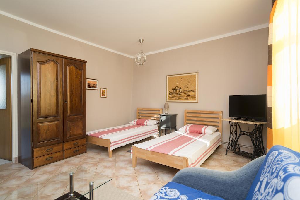 Apartments & Rooms Buoni Amici Murine Buitenkant foto